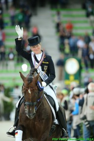 Dressage - Helen LANGEHANENBERG & DAMON HILL Grand Prix Special - August 27 - ©PSV Photos